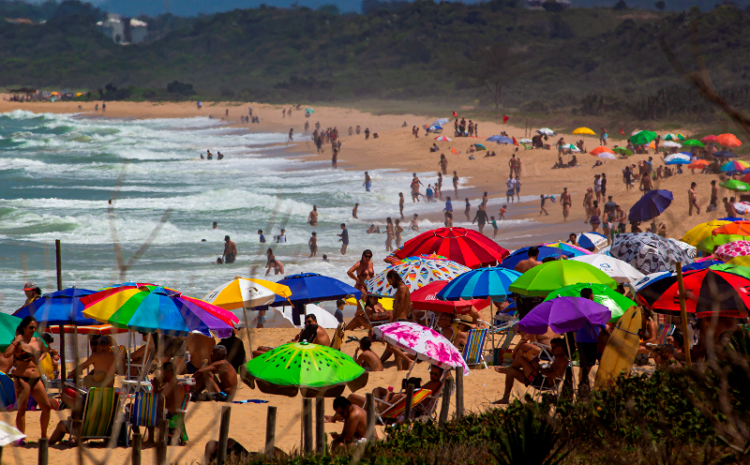  Verão: belezas naturais e infraestrutura atraem turistas para Macaé