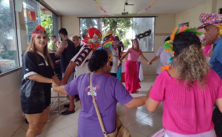 Pousada da Cidadania celebra folia carnavalesca com usuários