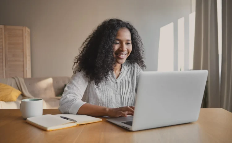  46% das mulheres brasileiras fazem cursos online segundo estudo