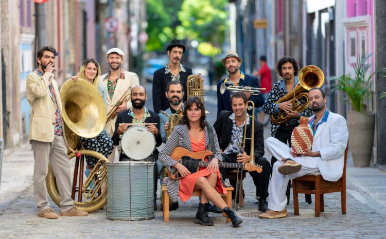 Orquestra Voadora se apresenta no Circuito Sesc Jazz & Blues neste domingo (16)