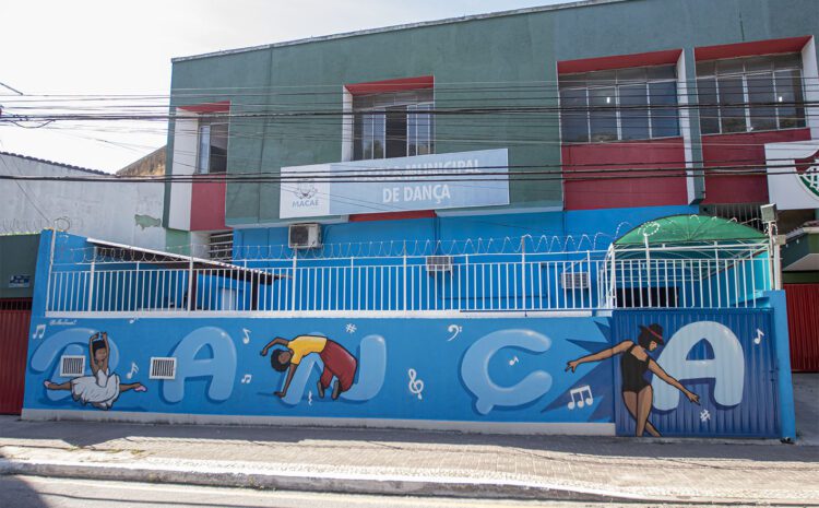 Sede da escola, na rua São João, 200, Centro da cidade