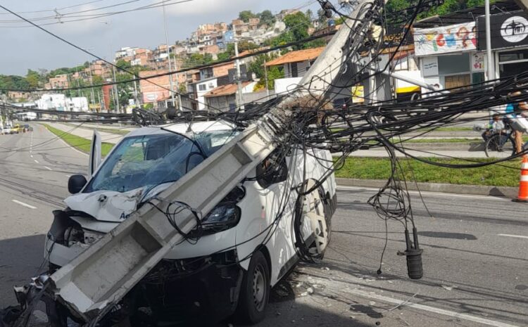 Aumento de colisões com postes da rede elétrica: 215 ocorrências em 2024