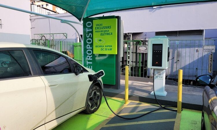 Infraestrutura de recarga de carros elétricos é insuficiente no Norte Fluminense