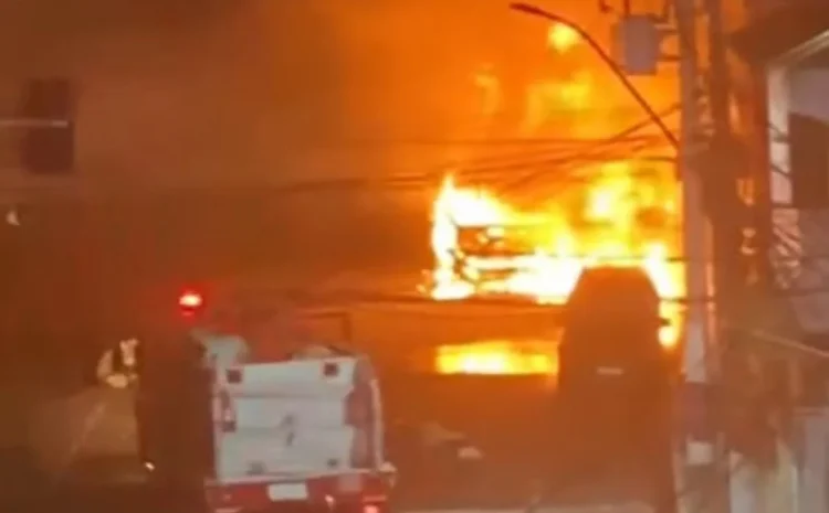 Carros pegam fogo em Macaé deixam população em alerta