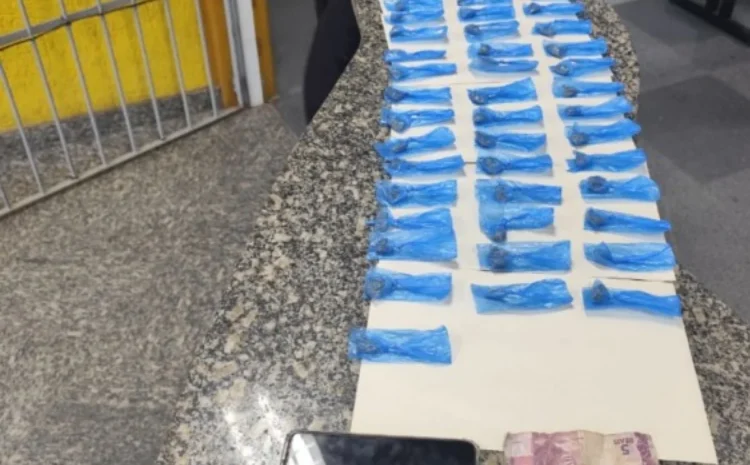 Casal é preso com 58 papelotes de maconha em Macaé