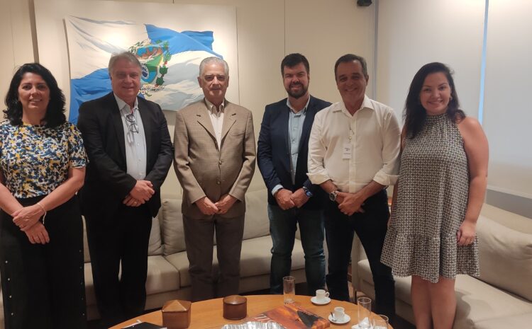 Encontro ocorreu com o presidente da Firjan, Luiz Césio Caetano, no Rio.