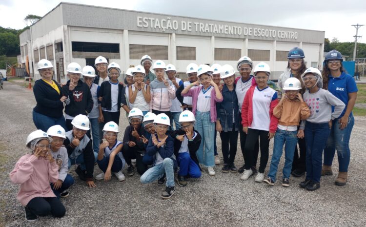 Alunos da E.M. Wolfango Ferreira visitam Estação de Tratamento de Esgoto da BRK, em Macaé-RJ – Foto: Divulgação