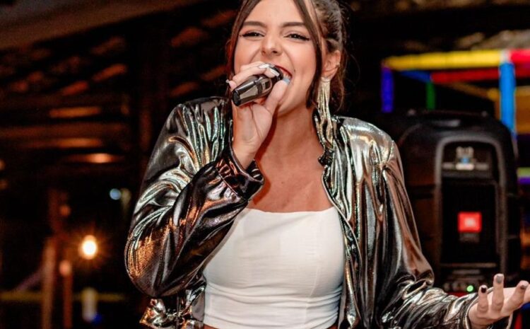 A cantora Rafa Filgs