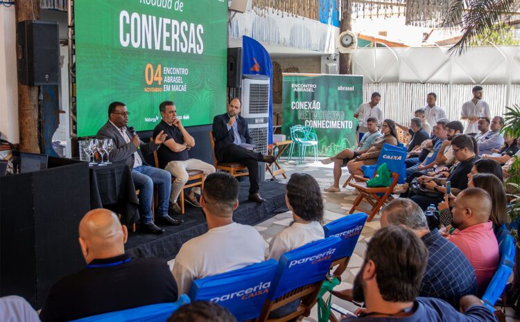 Secretário de Desenvolvimento Econômico e Vice Prefeito participam do encontro da Abrasel no restaurante Pacífico. Macaé/RJ.
