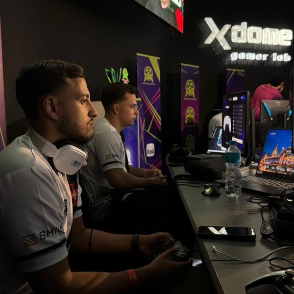 Atleta macaense conquista título de campeão no eBrasileirão 2025