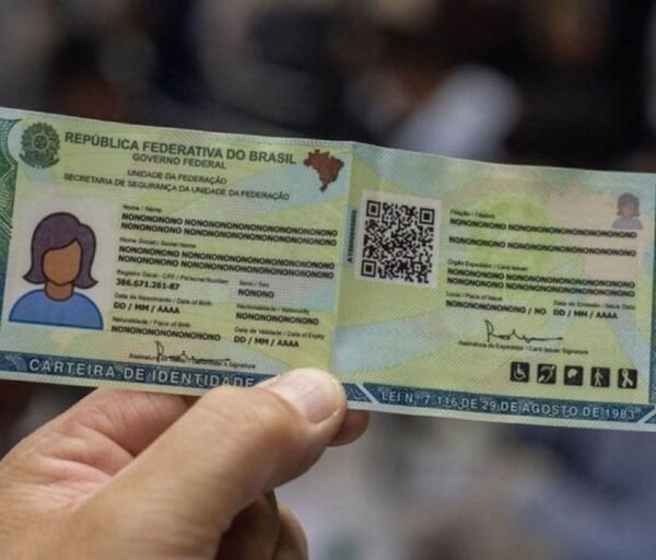 Foto da de modelo da nova carteira de identidade nacional